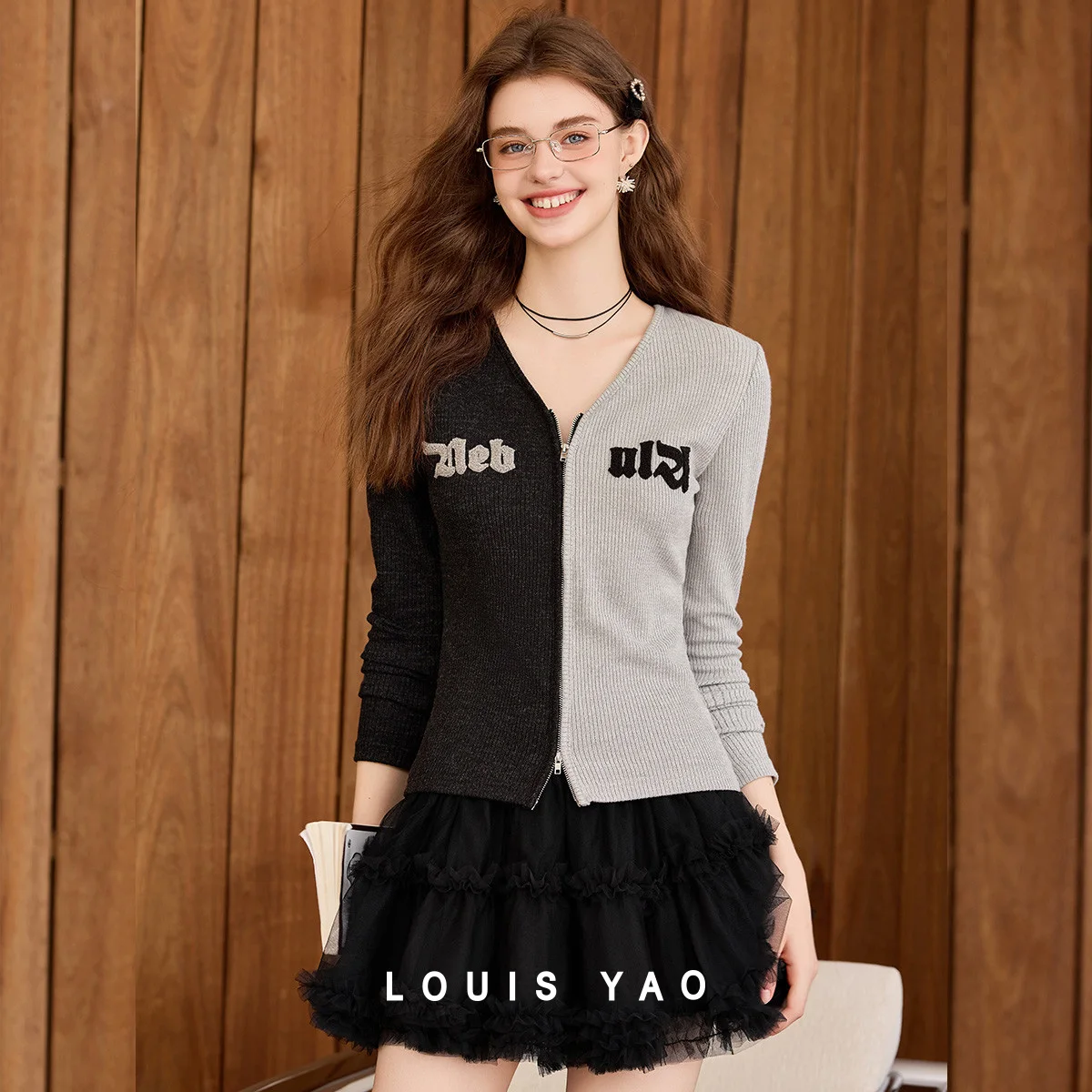 

LOUIS YAO Commuter Color Contrasting Knitted Cardigan 2025 Autumn Micro Elastic V-neck Splicing Zipper Women's T-shirt