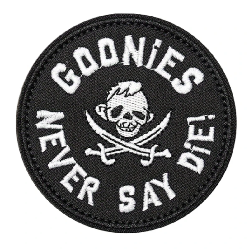 GOONIES ไม่เคยพูด DIE Meme ตลกยุทธวิธี Velcros Patch Hook & Loop - ทหารปัก Morale Badge สําหรับกระเป๋าเป้สะพายหลัง Molle