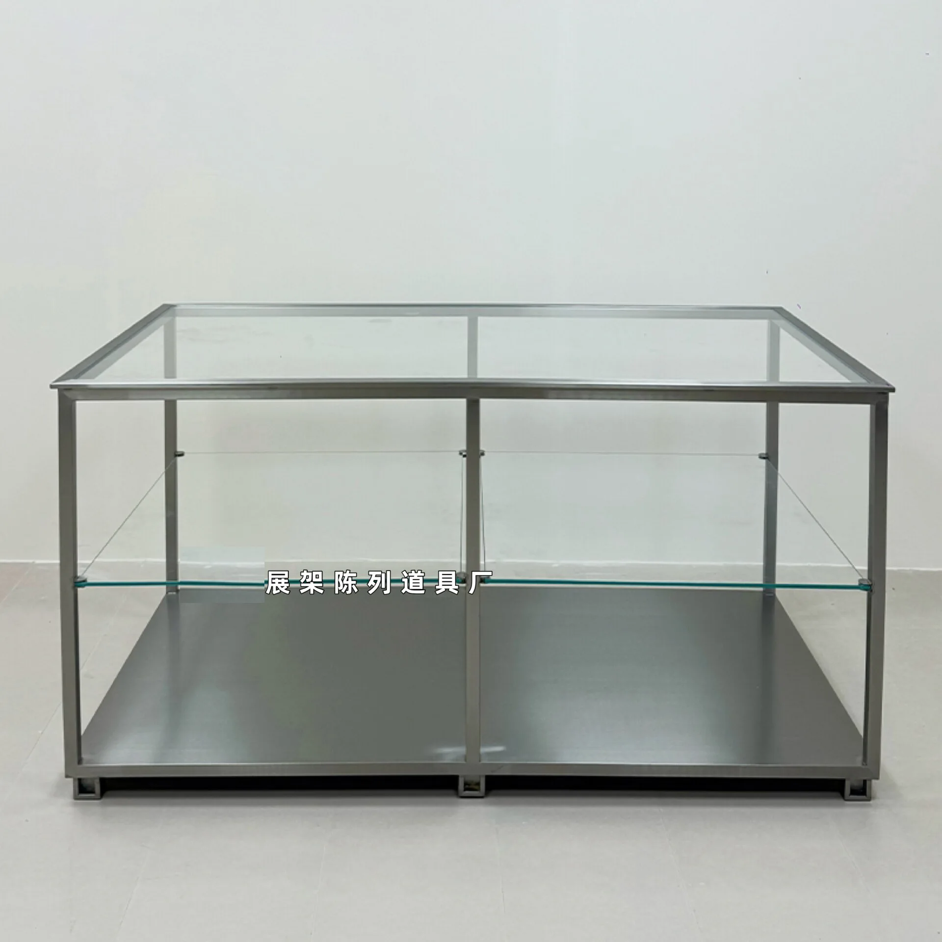 Clothing store Stainless steel Nakajima Taiwan women's clothing store Liushuitai glass display stand