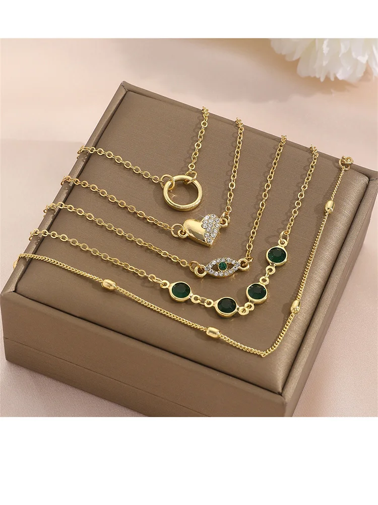 2024 nuovo braccialetto cuore verde vuoto per le donne 5 pezzi Set amore braccialetti di lusso accessori regalo femminile