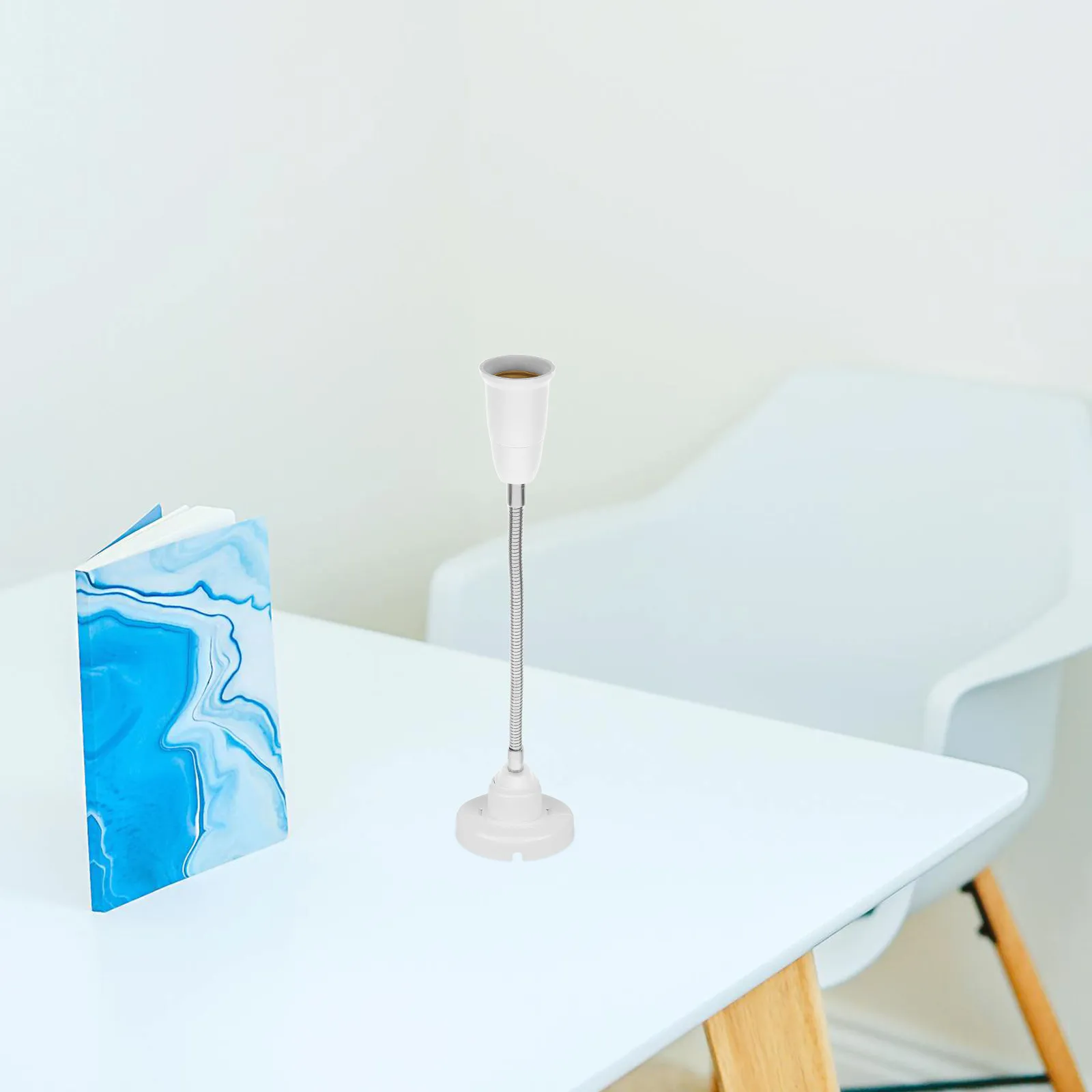 

Переходник-удлинитель для цоколя лампы с гибким универсальным шарниром, надежным винтовым креплением и широкой совместимостью для различных светильников