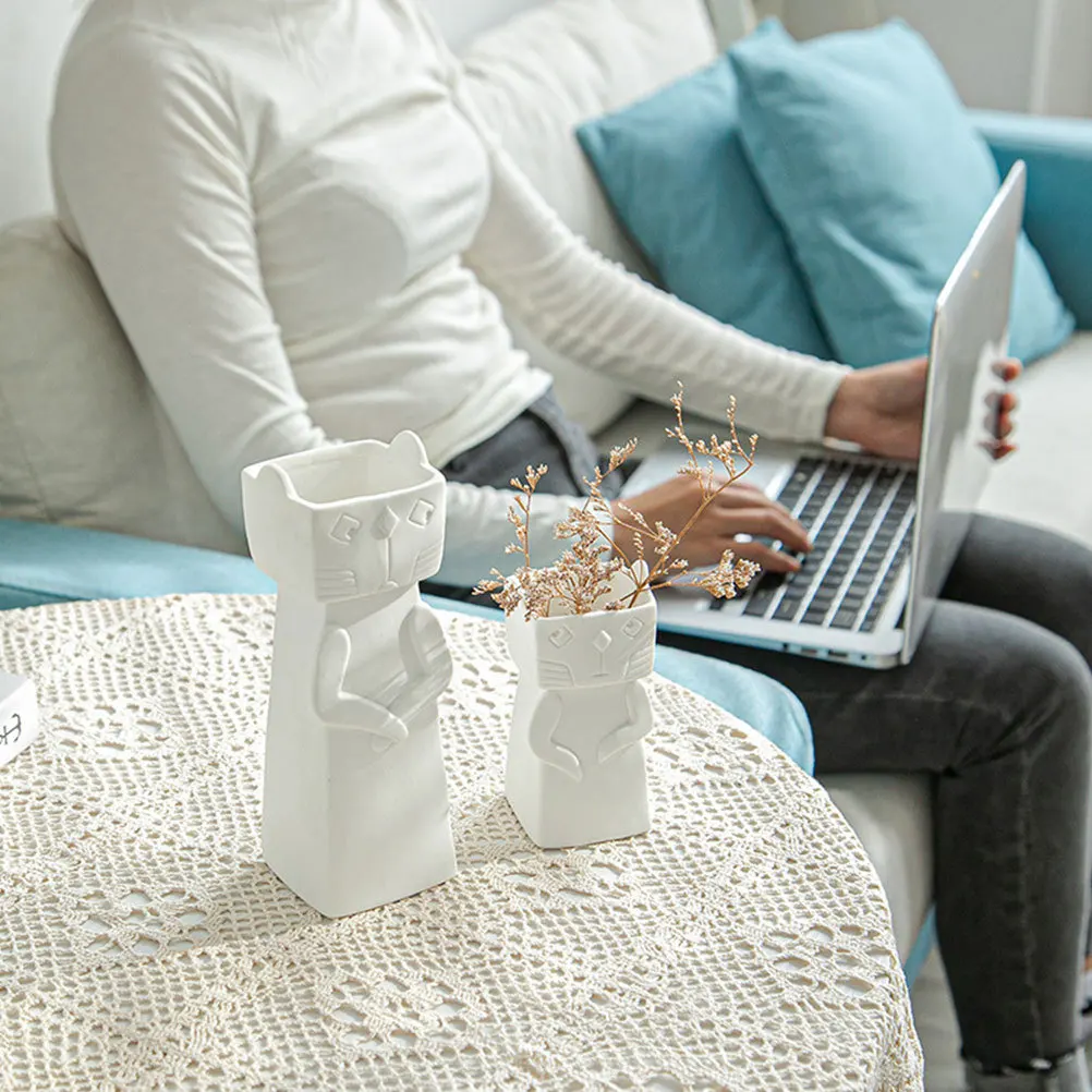 

1Pcs Ceramic Cat Vase White Simple European Style Decorative Vase Adornment Floral Arrangement Household Ornament