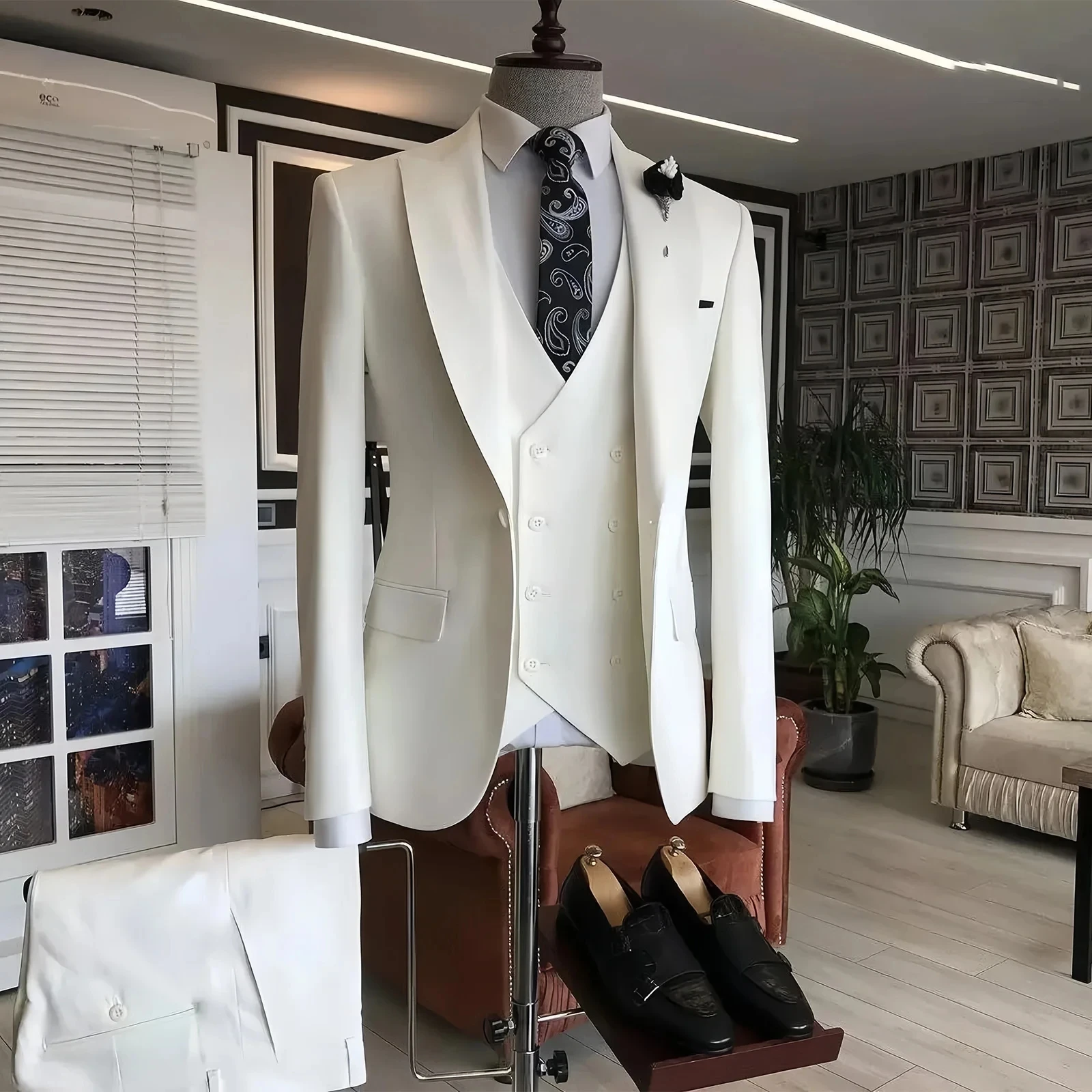 

White Men Suits Formal 3 Piece Double Breasted Vest Peaked Lapel Wedding Prom Party Business Outfits Work Office Custom Blazer