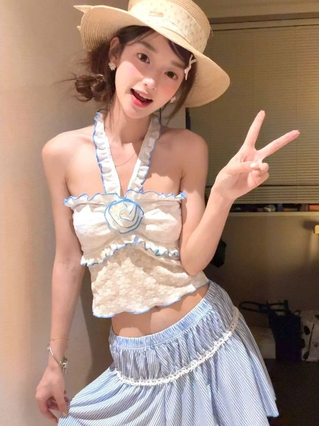 

Sexy Sweet Student Women's Strap Vest Top Bikini Top with Chest Pad No Steel Support Polyester Material Ne Hanging Design