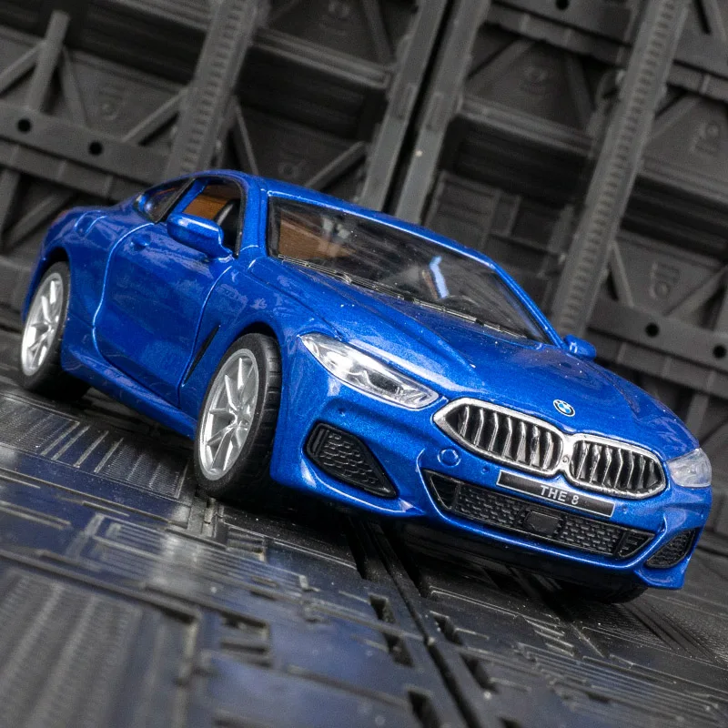 โมเดลรถ BMW M850i Coupe อัลลอยด์ ขนาด 1:35 ของเล่นรถสปอร์ตโลหะ พร้อมฟังก์ชั่นเสียงและไฟจำลอง รายละเอียดสมจริง