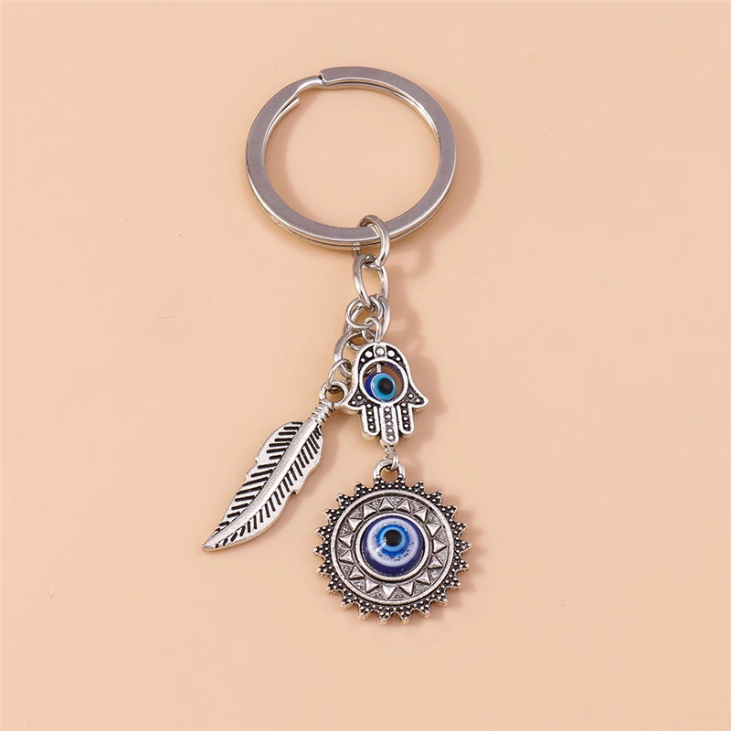 Retro Metal Turkish Luck Evil Eye Keychain Hamsa Hand Key Ring Pendants for Car Key Holder Handbag Decor Jewelry Gifts