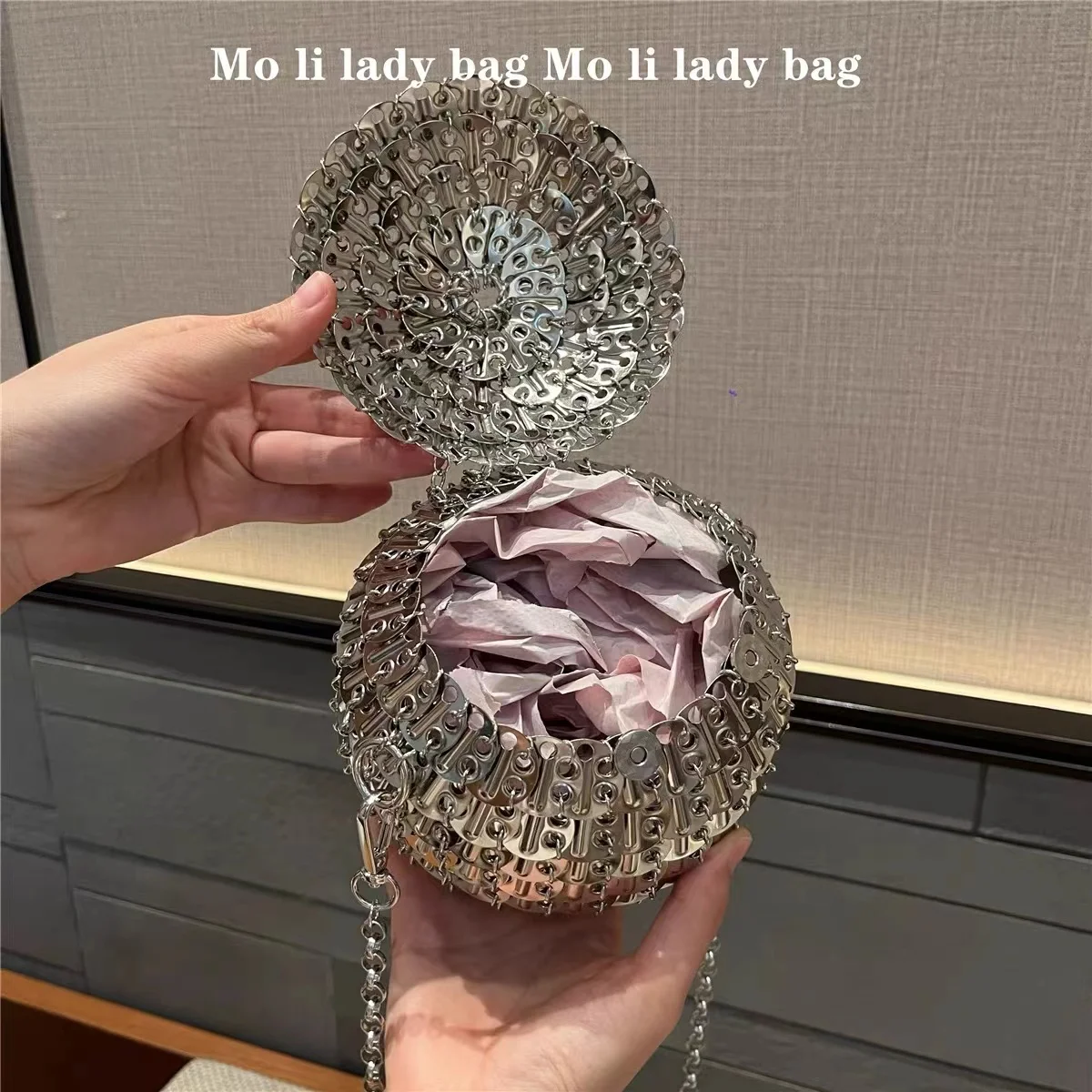 Glitter Shiny Metal Sequined Woven Handmade Circular Bag Women Fashion Handbag Lady Purse Shoulder Crossbody Bag Casual Bag