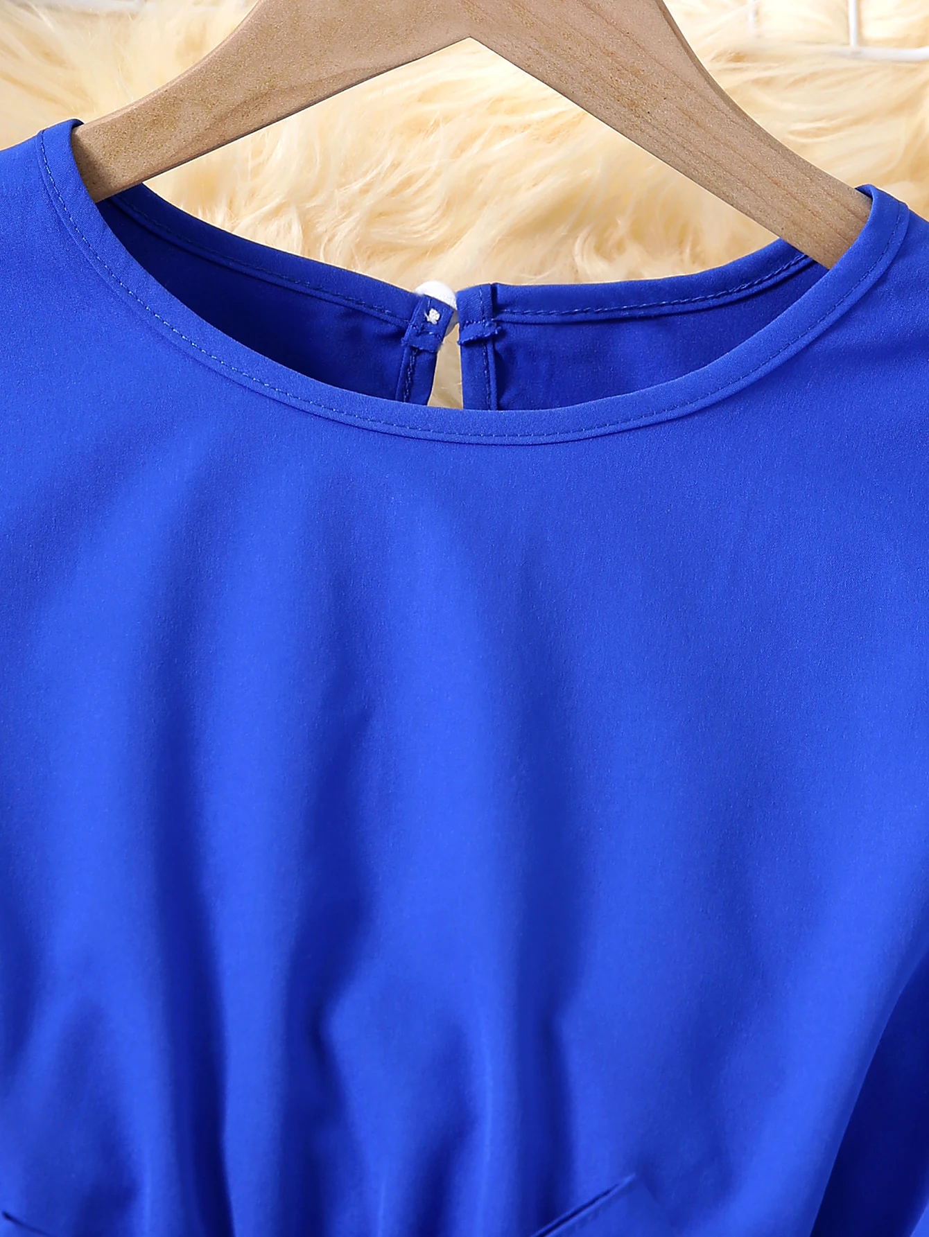 Mädchen-Urlaub, Freizeit, tägliche Ausflüge, doppellagiges Lotusblatt-Ärmel, einfarbiges Baumwollkleid mit Gürtel im Lieferumfang enthalten – Detail 4
