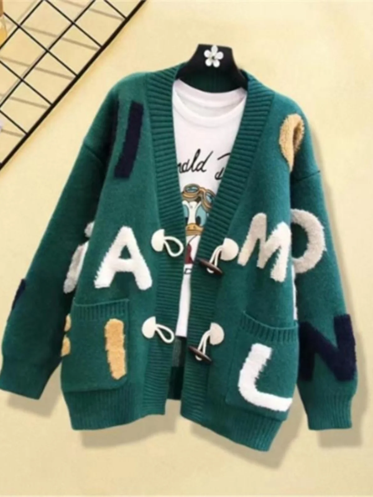 Roter Strickpullover Jaet für Damen Frühling Herbst Street Sle Loose Fit V-Ne Long Sve Cartoon gemusterte Oberbekleidung