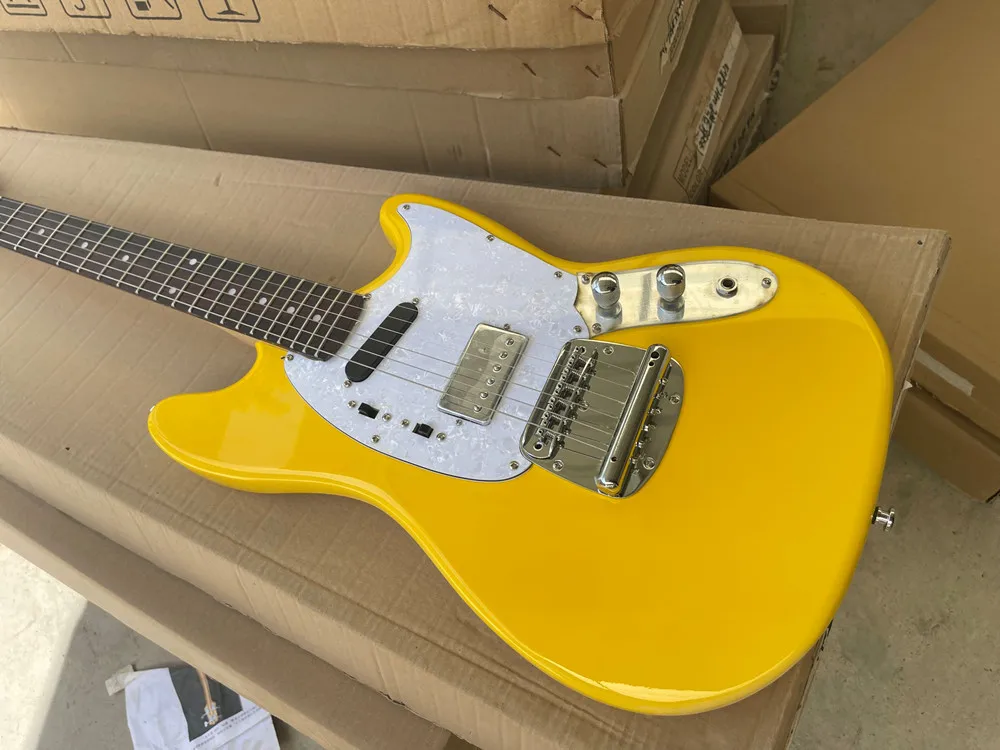 Yellow Body 6 Strings Electric Guitar with Chrome Hardware,Rosewood Fretboard,Provide Customized Service