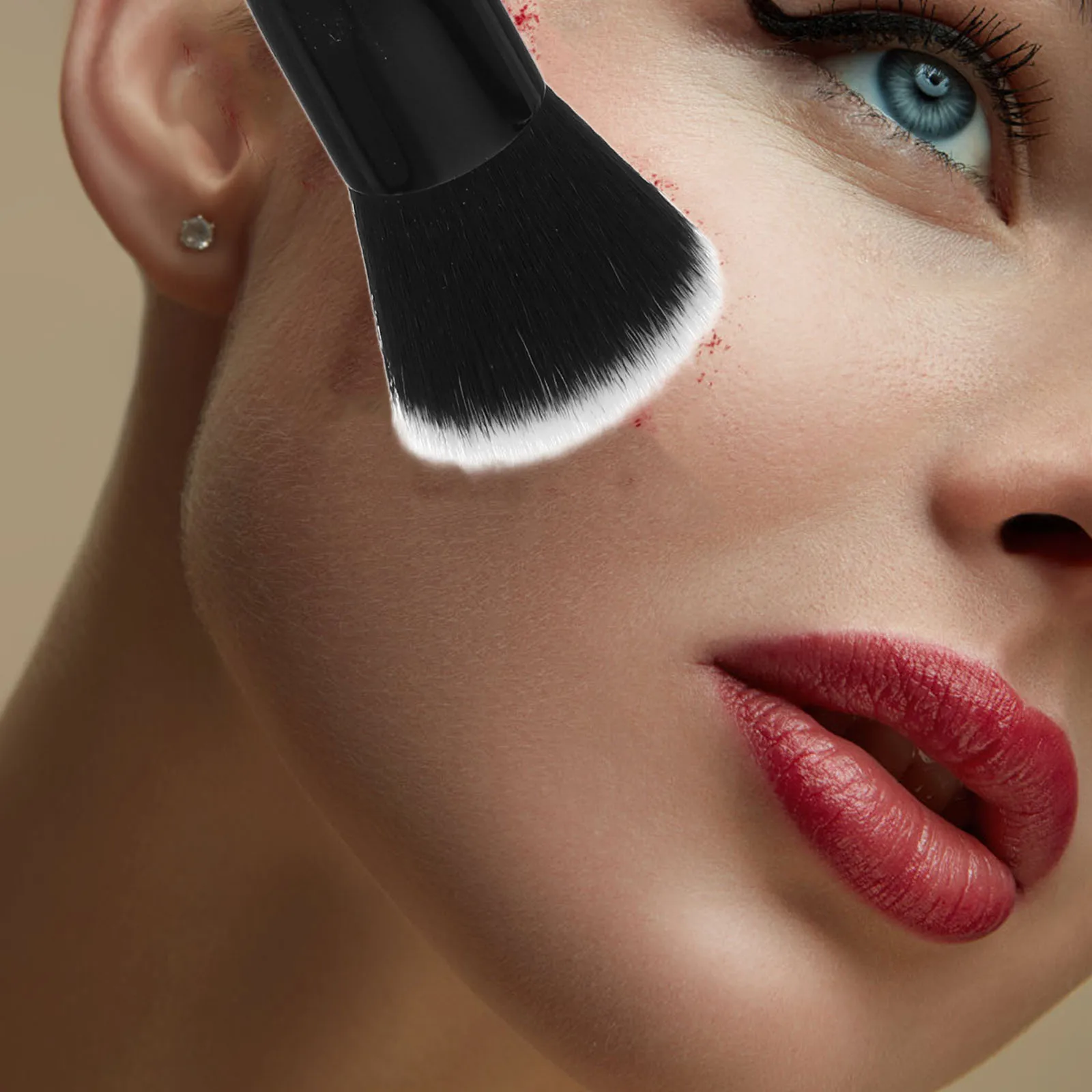 Brocha de Maquillaje de Doble Punta con Cerdas de Fibra Compacta para Base, Rubor y Corrector, Aplicación Suave, Ideal para Viajes