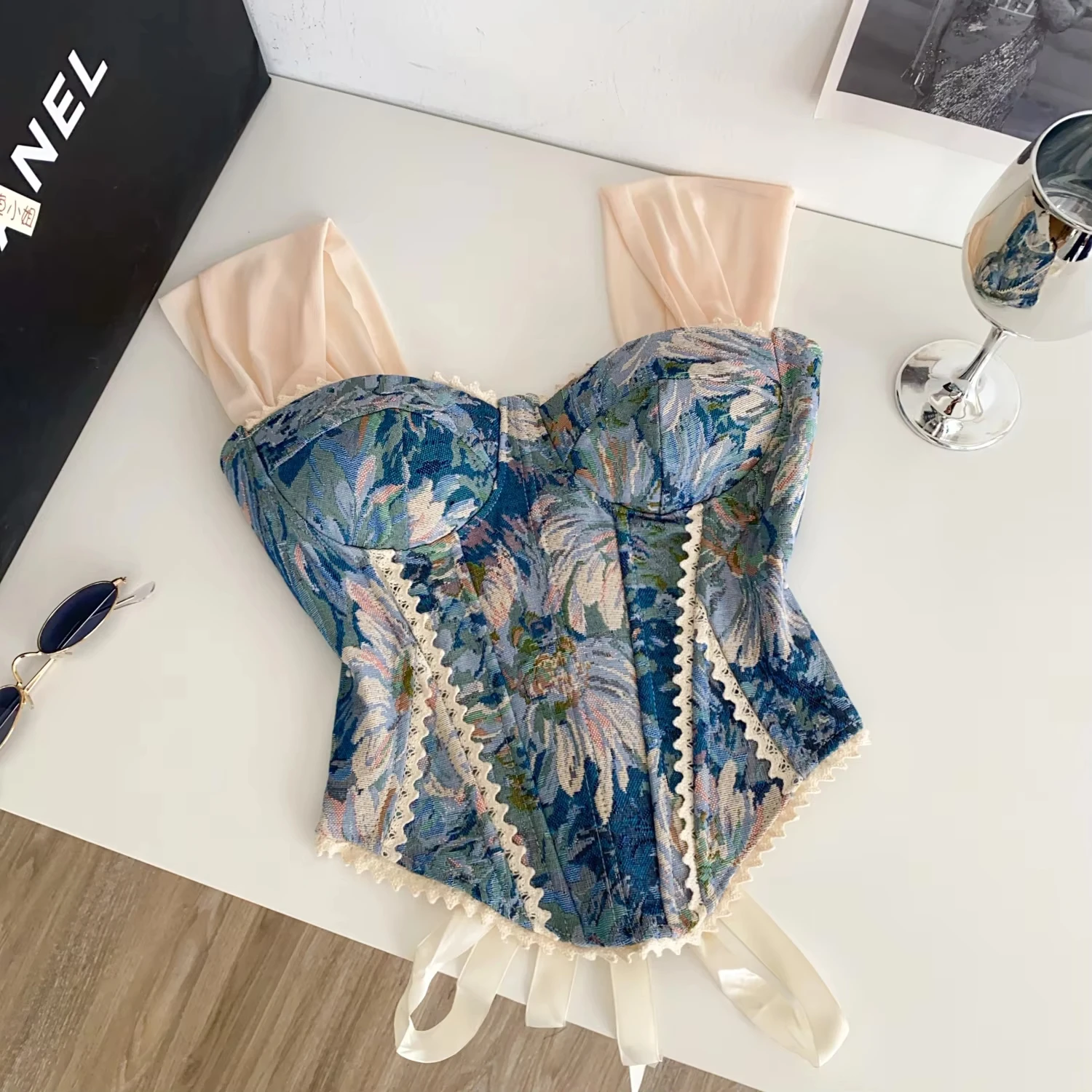 Damen Vintage Blumen-Korsett-Bustier-Top mit abnehmbaren Netzärmeln, Spitzenbesatz und Rückenband, Y2K Party Damen Crop Tops – Detail 2
