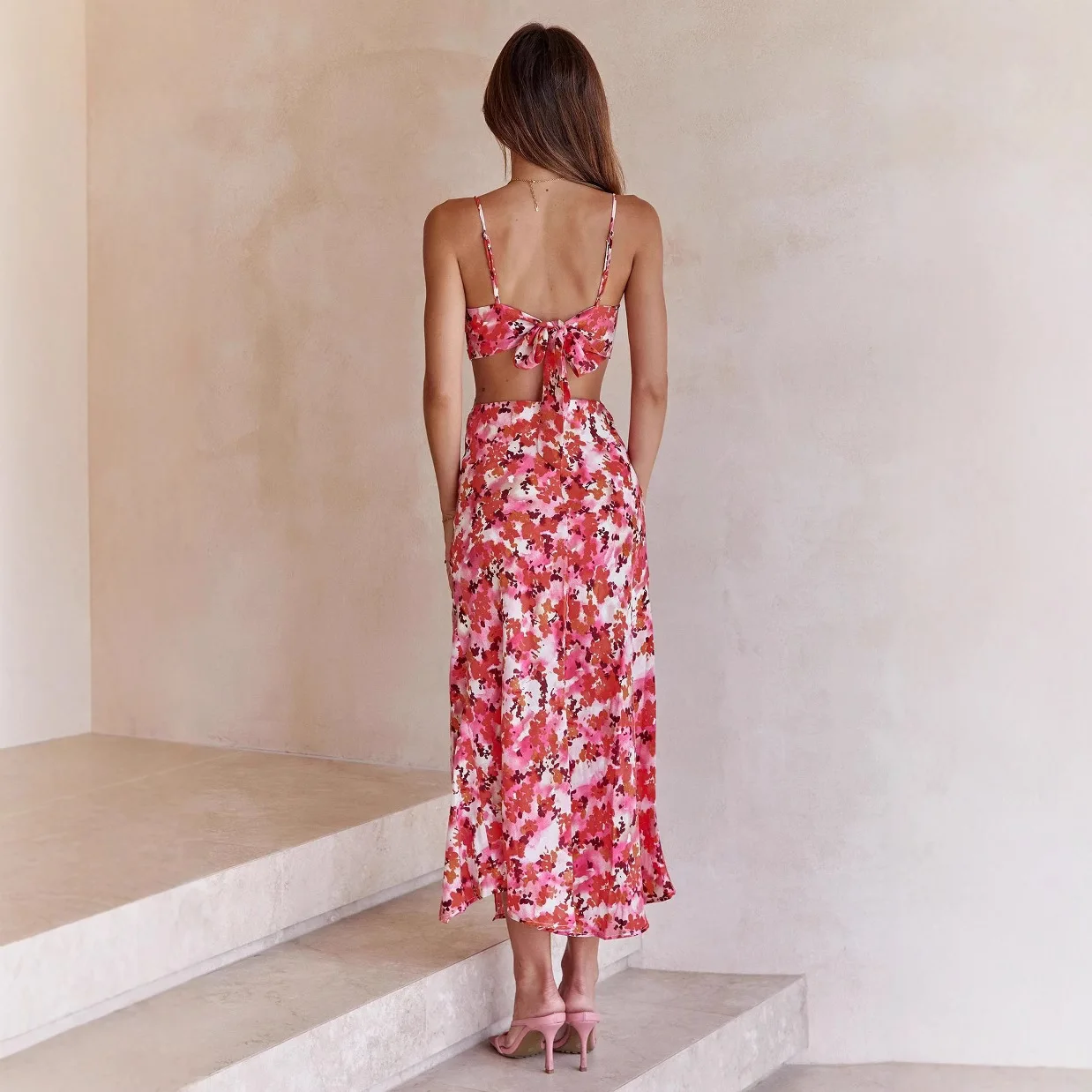 Nouvelle mode européenne et américaine, bretelles creuses au dos, jupe à extrémités fendues, robe à bretelles fraîche et douce 1