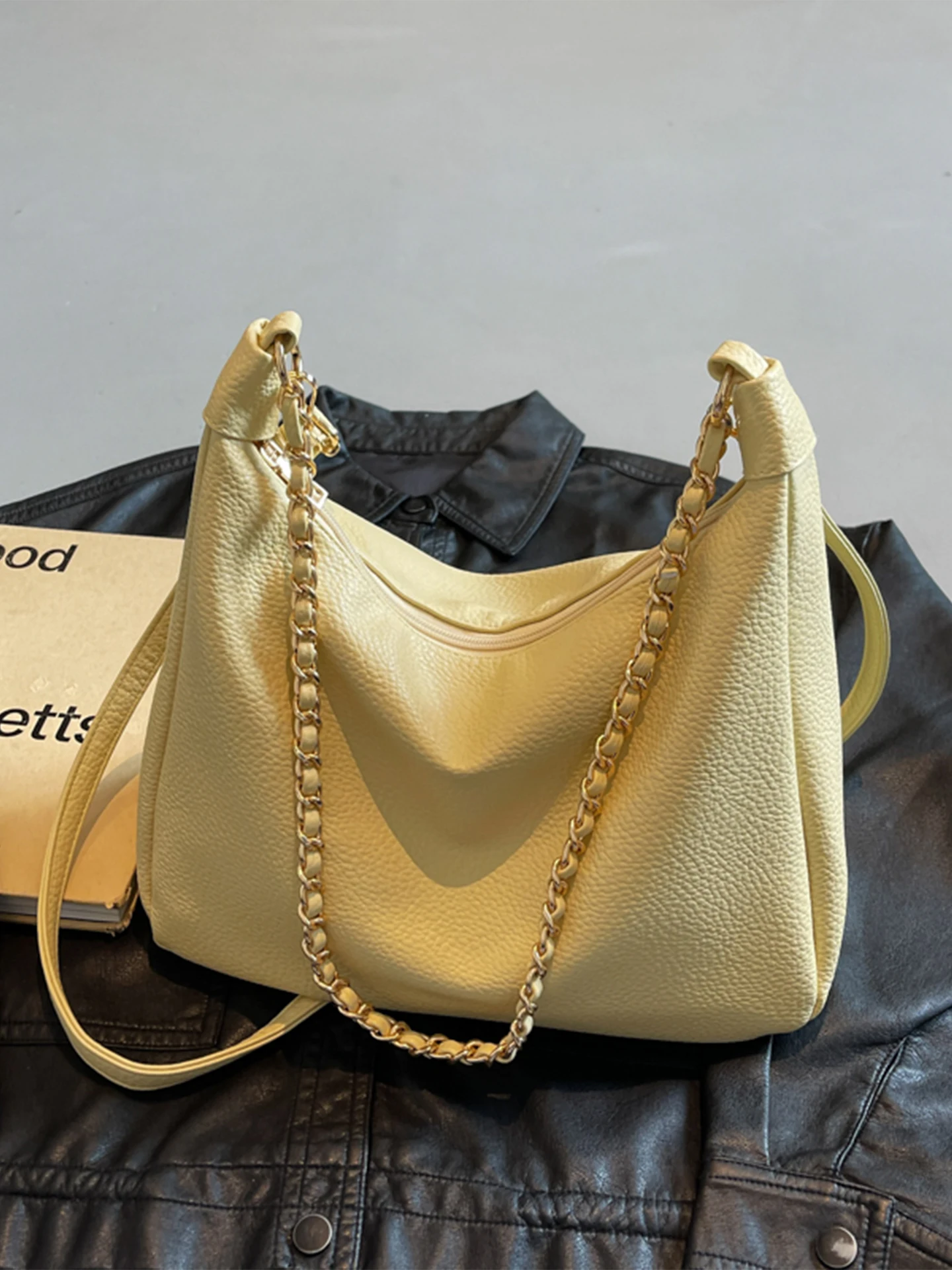 

Large Capacity Casual Shoulder Bag Women's Versatile Fashion PU Leather Commuting Tote Bags New Simple Chains Messenger Pack