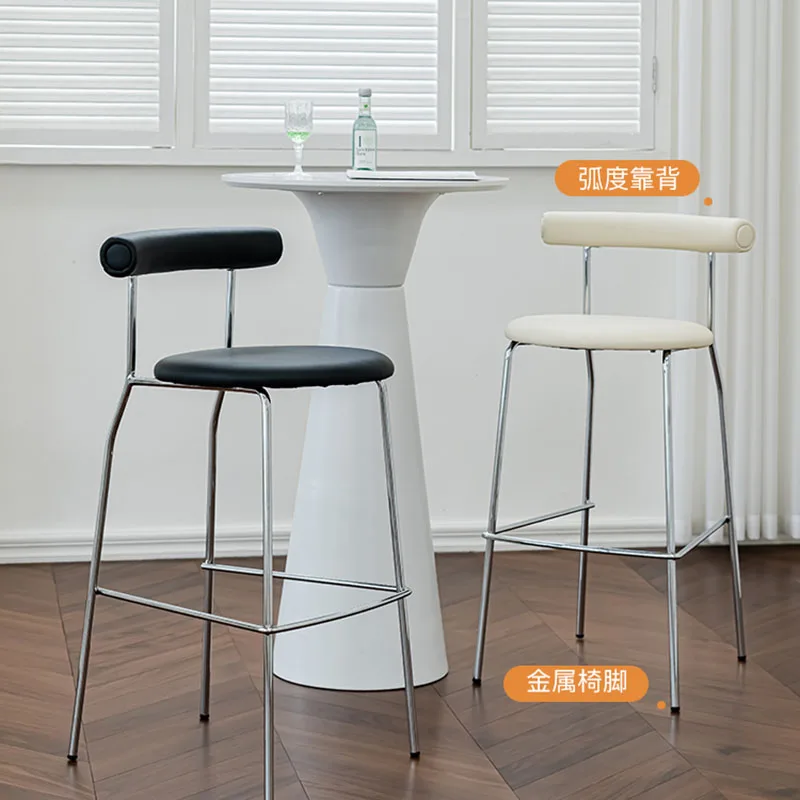 Рисунок 2 - Дизайнерские высокие кухонные стулья