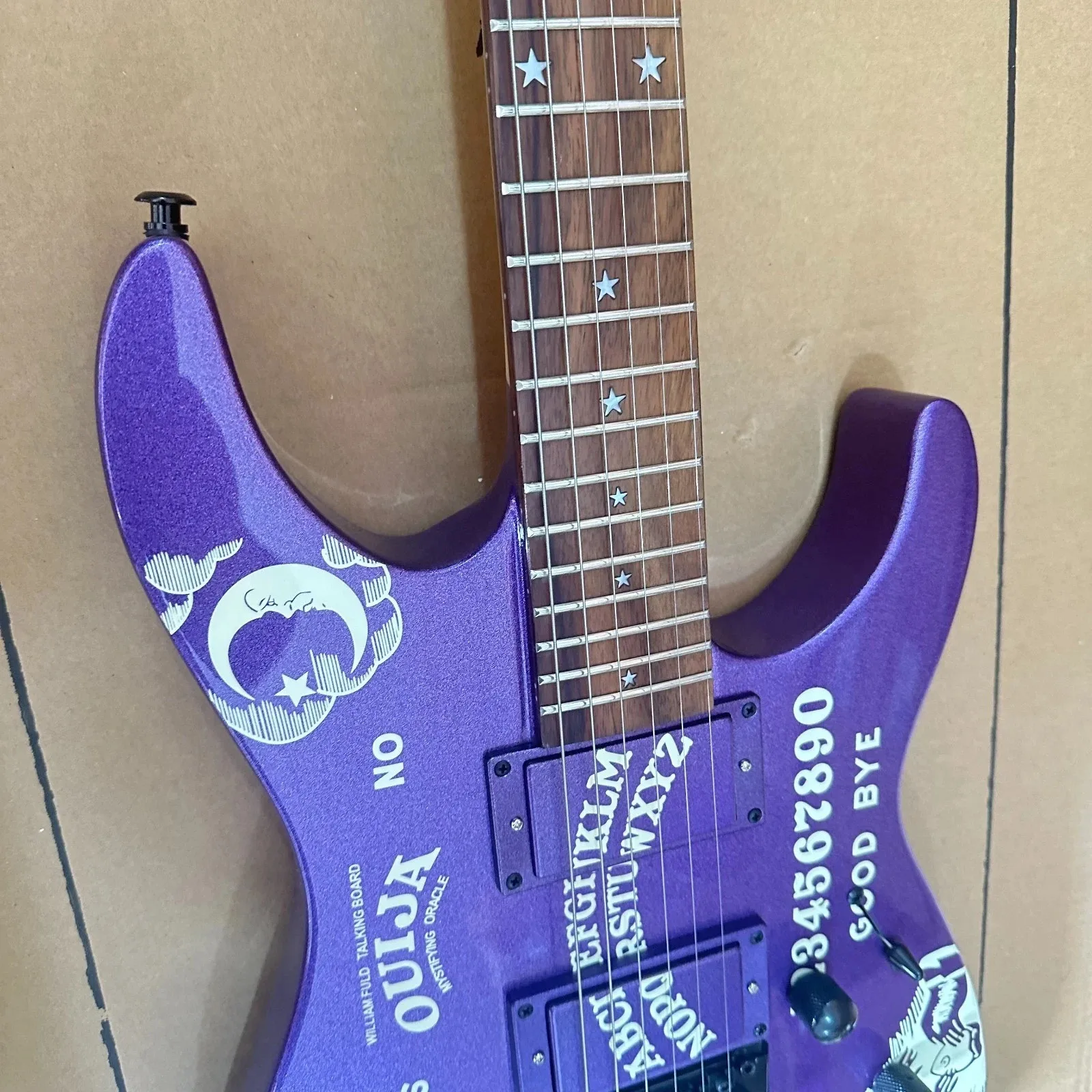 2026 neue lila Kirk Hammett Ouija Gitarre 6-saitiger HH-Tonabnehmer Moon&Star Inlay