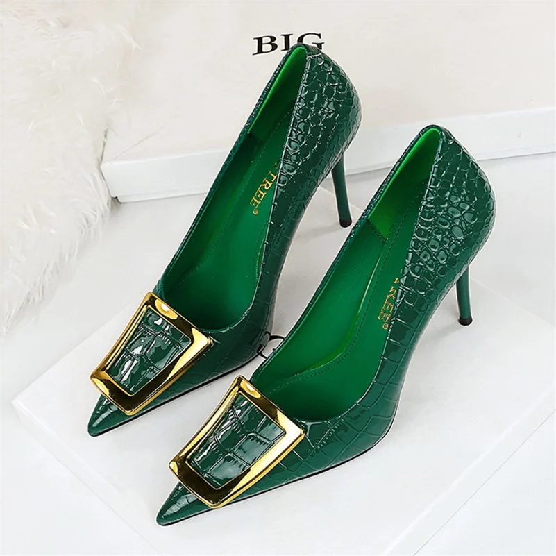 Women 10cm High Heels Pumps Pointed Toe Metal Buckle Heels Lady Serpentine Glossy Patent Leather Wedding Event Green Nude Shoes