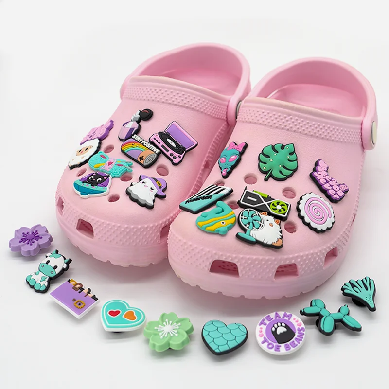 1/25pcs Cute Cow Cat Sheep Shoe Accessories Decoration for Women Heart Perfume Flower Shoe Charms Ghost Pin Clog Jeans