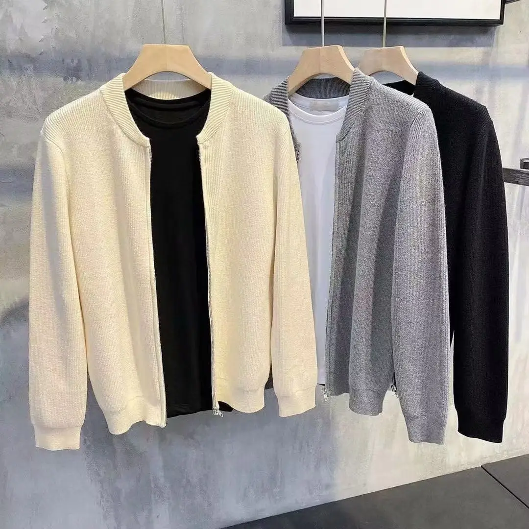 เสื้อเชิ้ตแขนยาวลำลองผู้ชาย สไตล์เกาหลี ทรงเข้ารูป ลายทางแนวตั้ง คอตั้ง ปักลาย ผ้าคอตตอนผสม สีขาว ทันสมัย