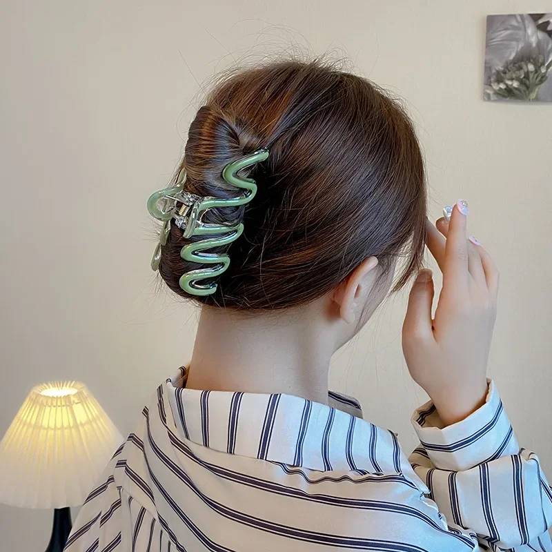 New Colorful Wave Hair Claw Hairpin Women Girls Fashion Design Korean Sweet Simple Irregular Hair Clip Headwear Accessories