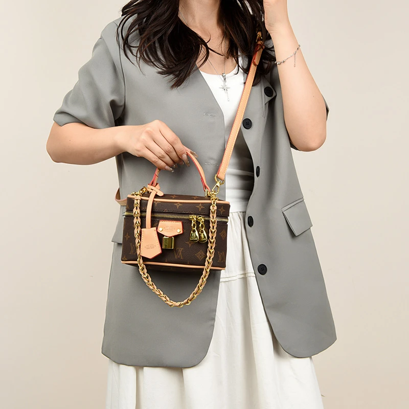 

Women's Luxury Leather Crossbody Bag Elegant Classic Designer Shoulder Tote Handbag For Commuter And Daily Wear