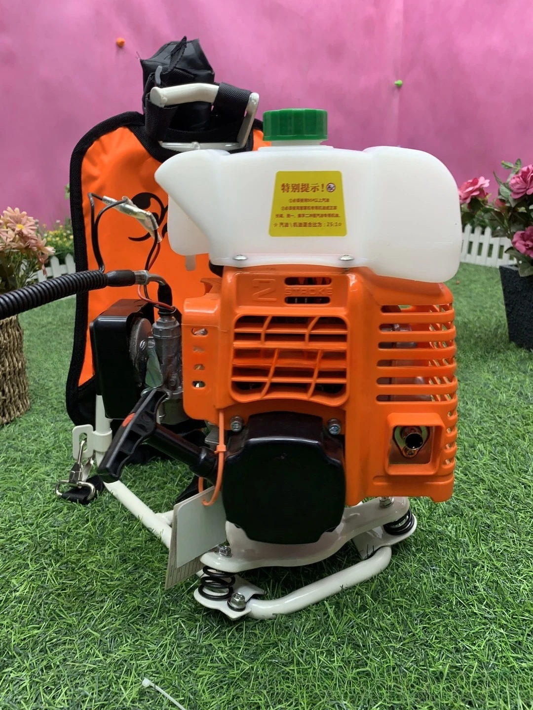 

Knapsack mower, brush cutter, lawn mower, weeding and harvesting mower