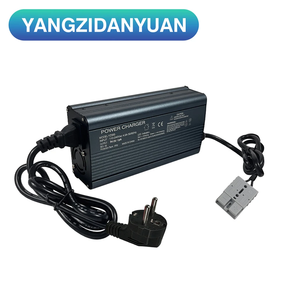Pengisi daya baterai lithium 54.6V 10A 13S, bahan cangkang aluminium pengisian daya cepat untuk alat listrik sepeda tujuan umum dengan kipas