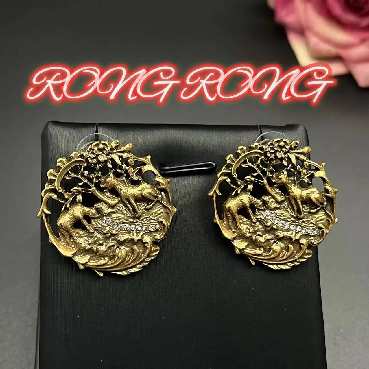 

Antiques Art Nouveau Period Diamond-encrusted Animal Stud Earrings Alloy Heavy Industry Orphan Antique Medieval Earrings