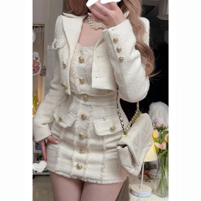 ชุดเซ็ตแฟชั่นสไตล์เซียวเซียงเฟิง ดีไซน์สั้น เรียบหรู ทันสมัย สำหรับฤดูใบไม้ผลิและฤดูใบไม้ร่วง ระดับไฮเอนด์ ช่วยให้ดูผอมเพรียว สายเสื้อความหนาปานกลาง