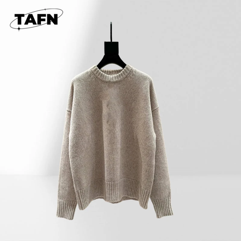 

Chunky Knit Sweater for Women, Stay Warm and Fashionable This Winter Elegant and Soft for Layering in Winter AK0204