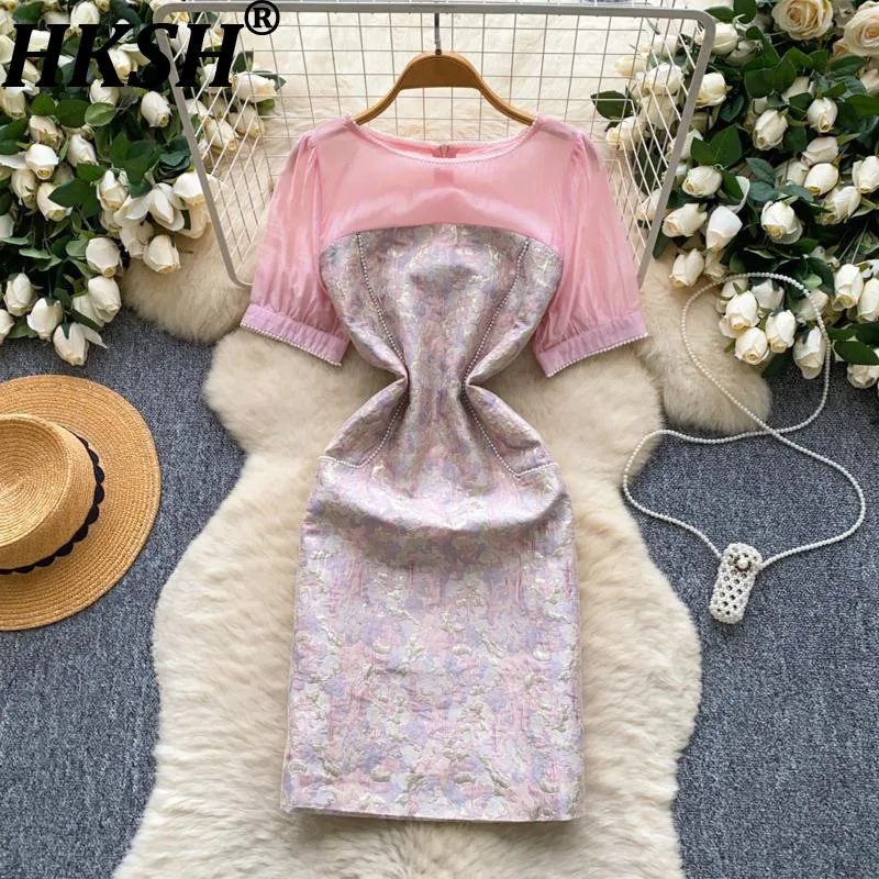 

HKSH Summer New Women Chic Light Luxury High Street Trendy Short Sleeved Mesh Patchwork Jacquard Embroidered Flares Dress HK7414