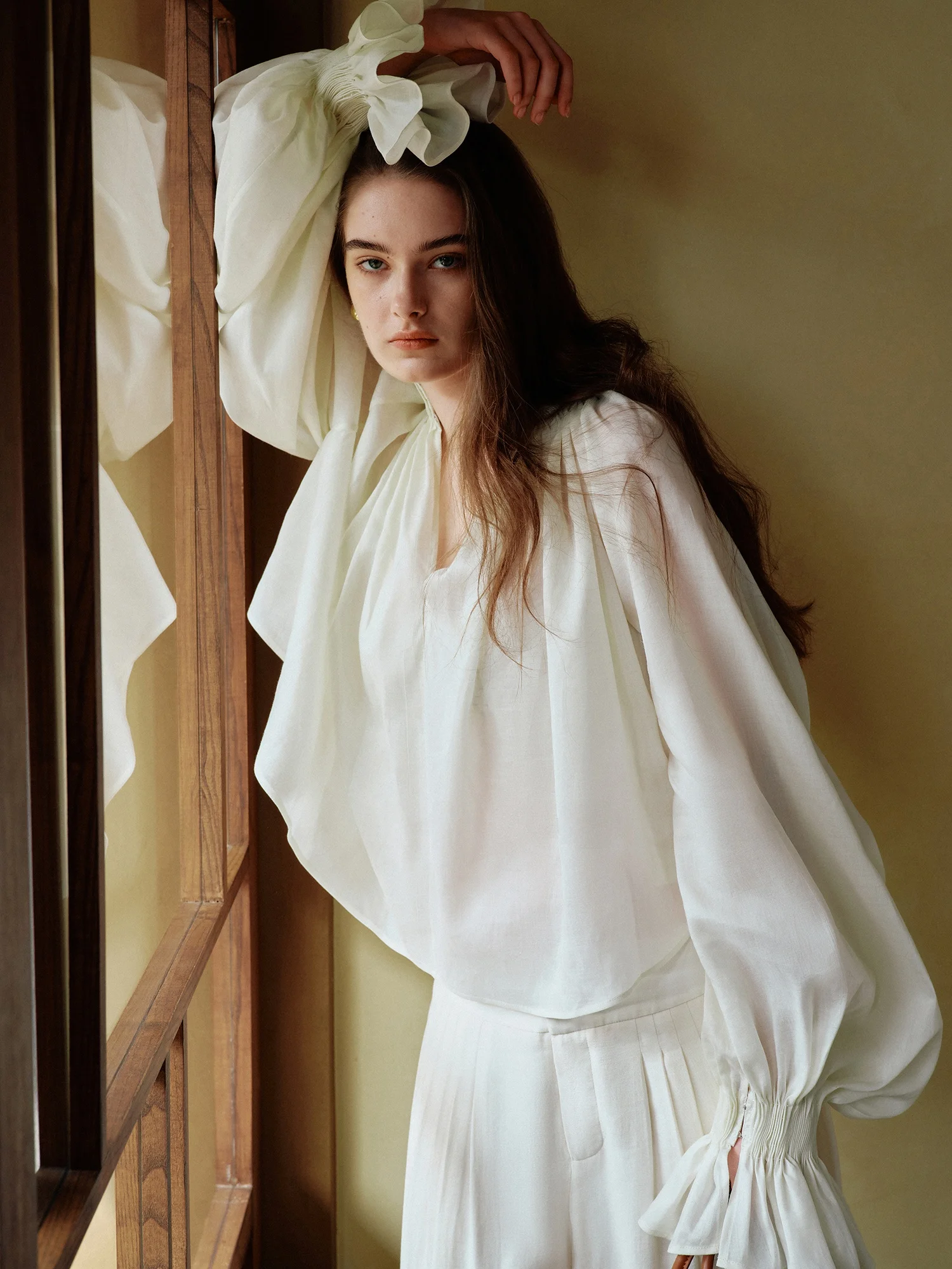 

DMON Premium Heavy Industry Design Sensation Bell Sve Silk Premium Top Women's Loose Fit Long Sve irt