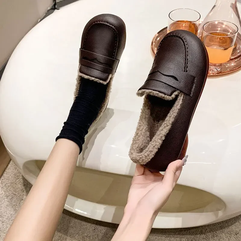 

New Winter 2024 Velvet Warm Soft Leather Cotton Shoes for Women fashion for Wear Small Leather Shoes for Women zapatos de mujer