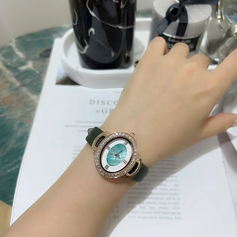 Orologi da donna di moda di lusso Quadrante brillante Qualità di design Orologi da polso al quarzo da donna Orologio in pelle con diamanti in oro rosa Regali