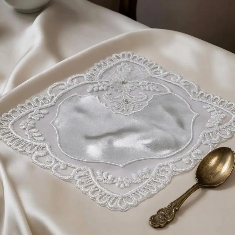 Decorative Placemats for Dining Table Heat Resistant Table Mats Retro Square Placemat Set Floral Embroidery Coaster for Wedding