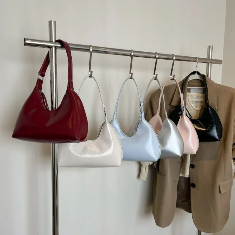 حقيبة كروس بسيطة للنساء حقيبة جلدية صغيرة للهاتف والأساسيات خفيفة الوزن وعملية