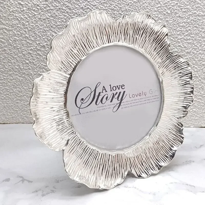 Round photo frame, cute and creative, children's baby, retro and creative flower identification photo frame