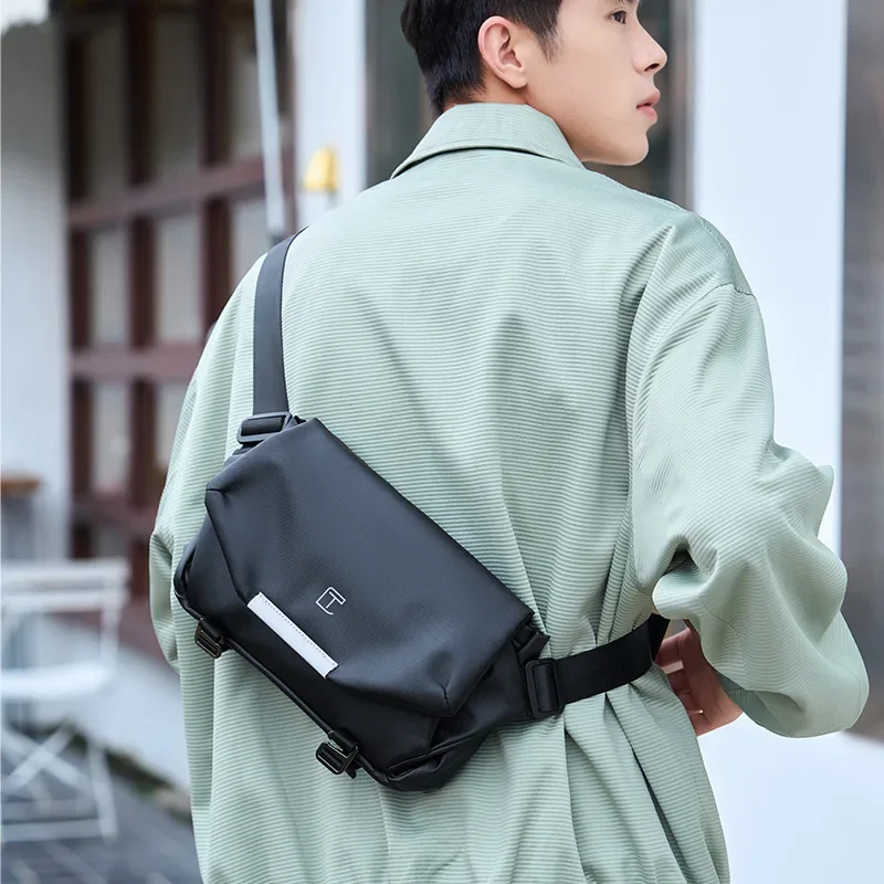 

Men Messenger Bag Oxford Waterproof Crossbody Bag Fit 9.7inch iPad Portable Shoulder Bag for Travel Cycling
