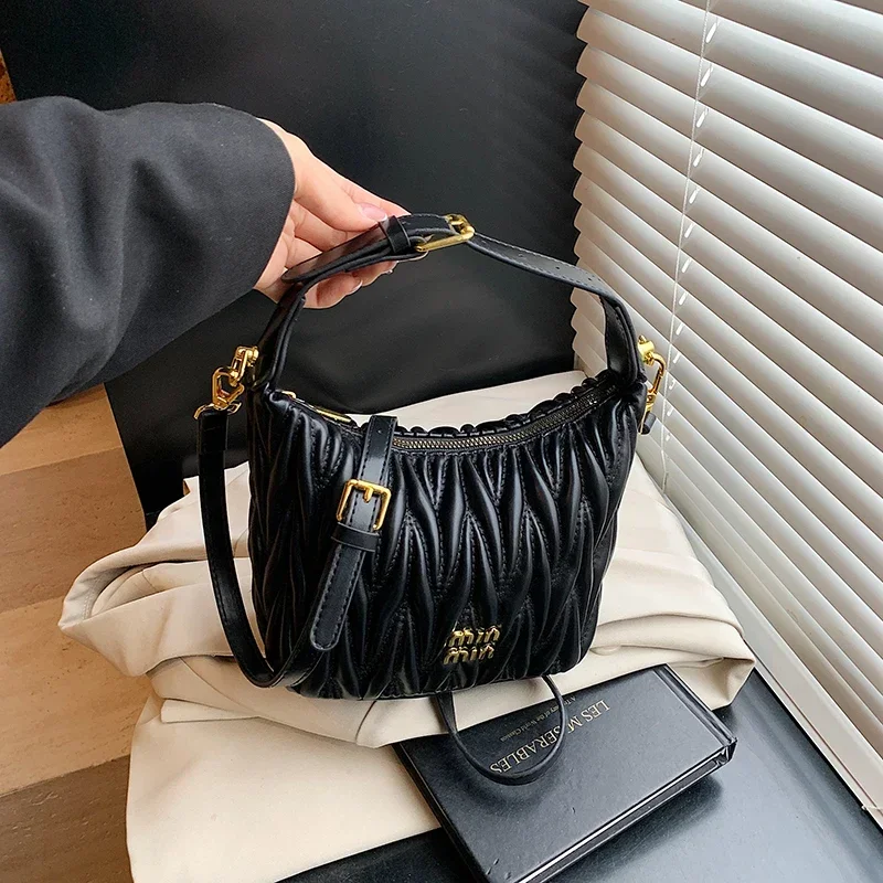 

2026 Luxury Women Leather Fashion Crossbody Bag Elegant Designer Shoulder Tote Handbag For Modern Urban Wear High End