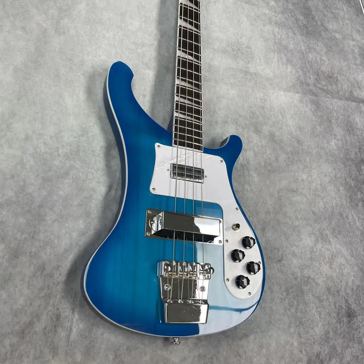 Rickenback electric bass, 4-string integrated electric bass, transparent blue body basswood, maple track, physical shooting, sup