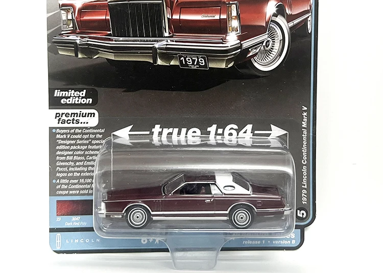 Auto World AW 1/64 1979 Lincoln Continental Mark V  Die-cast alloy car model toy collection Children gift