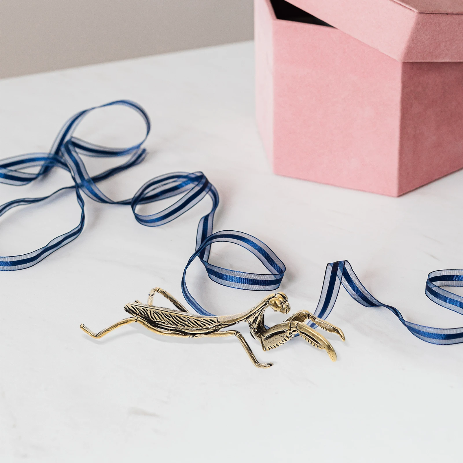 

Vintage Brass Mantis Ornament Desktop Decor for Home Office Car Desk Table Bookshelf Showcase Tea Ceremony Interior Decoration