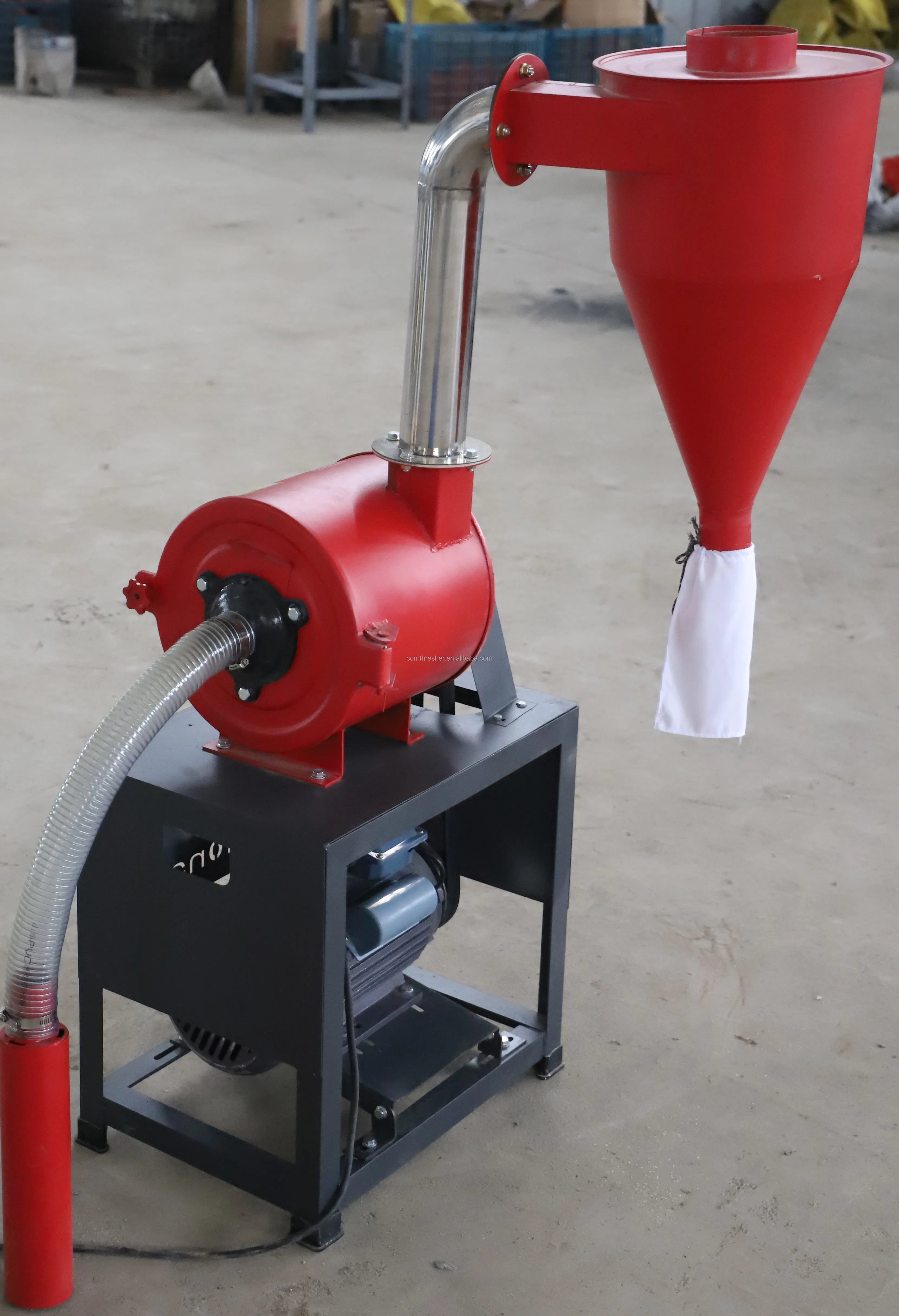 Portable Self-Suction Feed Mill Machine 220V-380v Flour Mill Crushing Machine Pulverizer for Corn Maize Wheat Soybea