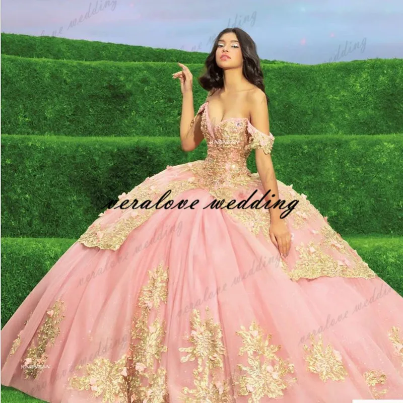 Roze Baljurk Quinceanera Jurk Off Shoulder Applicaties Lace 3D Bloemen Zoete 15 Prom Partij Jassen Meisje Maskerade Feestjurk