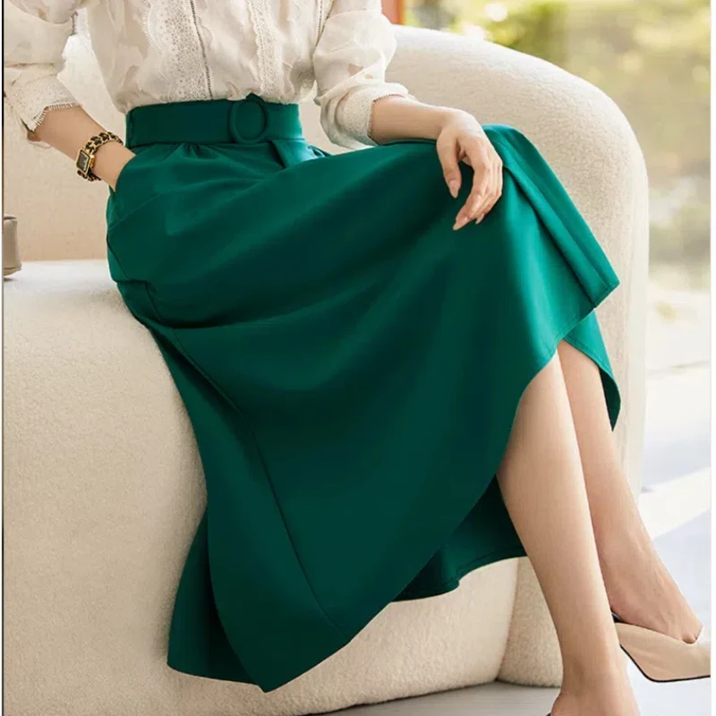 Stylish and elegant temperament all match high-waisted slimming over the knee skirt