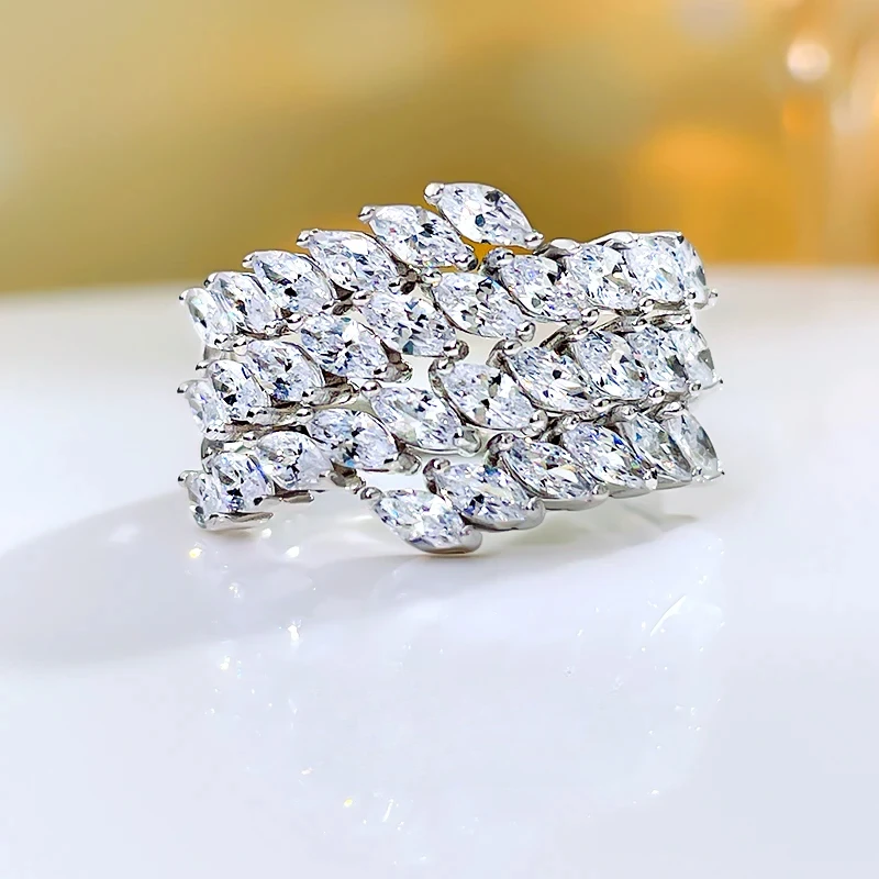 

Fashion Luxury Versatile 925 Sterling Silver Diamond Ring Set with High Carbon Diamonds for Wedding Jewelry Wholesale