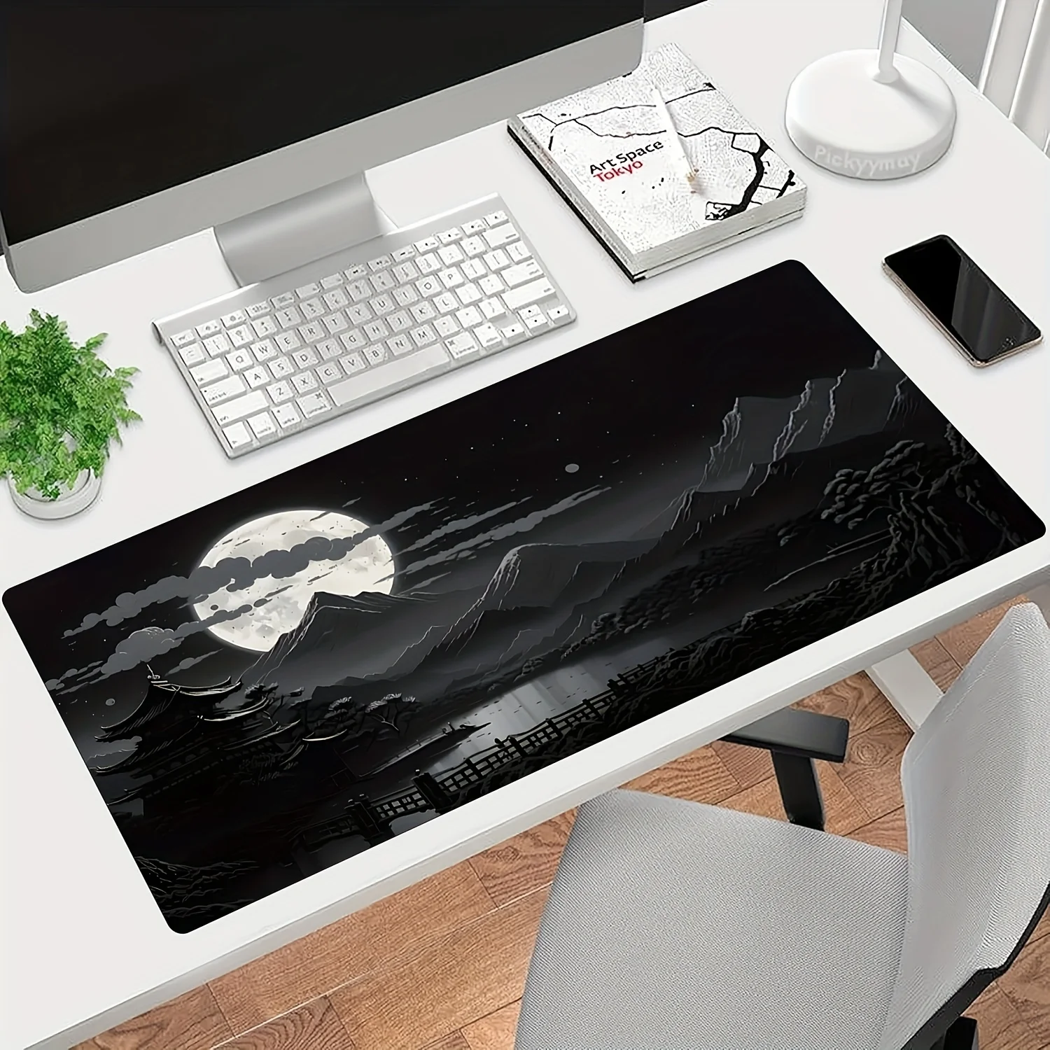 

Большой коврик для мыши с черной ночной сценой в полнолуние и противоскользящим и водонепроницаемым резиновым основанием подходит для геймеров и семей.