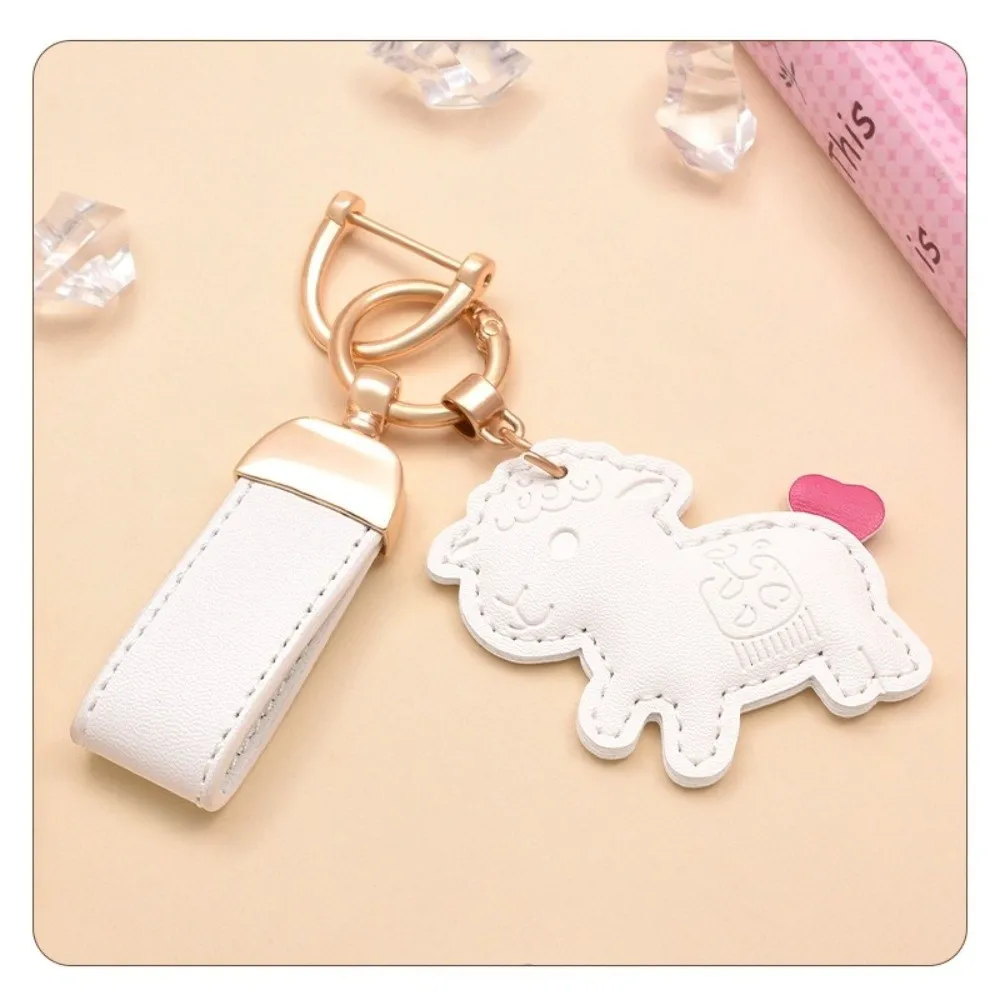 Portable Sheep keychain Handmade PU Leather Goat Keychain Cartoon Design Key Organize Animal Keychain