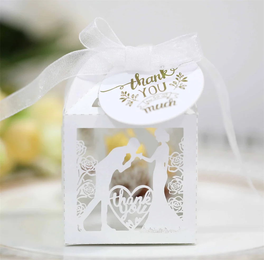 50Pcs/Lot Lase Cut Bride Groom Wedding Sweets Candy Box Guests Gift Boxes Paper Packaging Baby Shower Chocolate Cookie Box