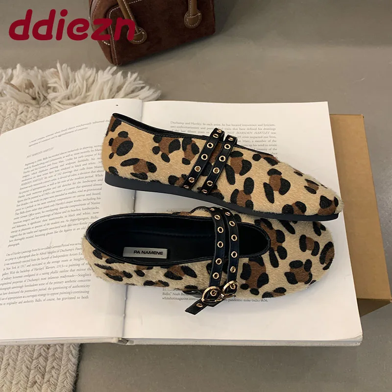 

Новая модная женская обувь Мэри Джейн на плоской подошве с леопардовым принтом, мягкая женская обувь с круглым носком, женская обувь на плоской подошве с пряжкой и ремешком